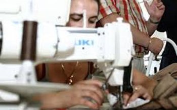 Angajată a unei fabrici de …