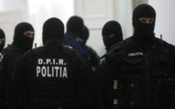 Polițiștii descind în această dimineață …