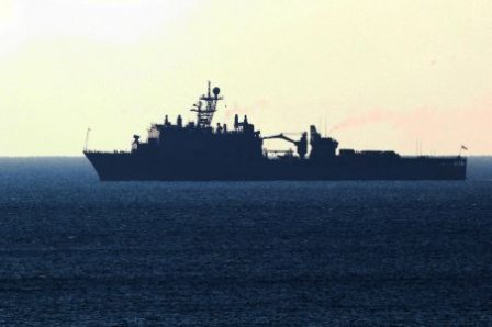 Una dintre navele militare ale SUA trimise în Marea Neagră pentru Soci, implicată într-un incident