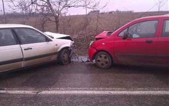 Doi copii și o femeie …