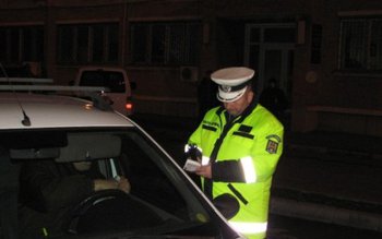 Trei conducători auto aflaţi sub …