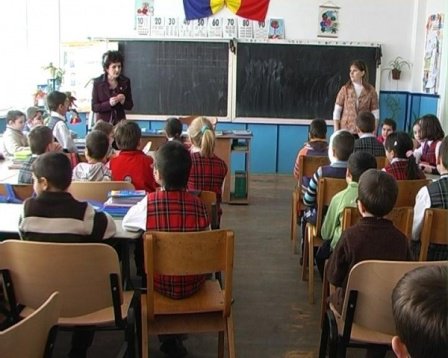 Peste 160 de copii reîntorși din străinătate s-au înscris la școlile din Botoșani