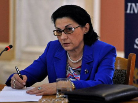 Andronescu: Şcoala trebuie să pregătească generaţia tânără şi pentru joburi care nu există încă