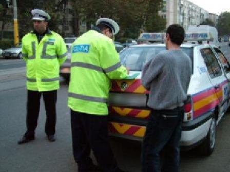 Infracţiuni la regimul rutier, constatate flagrant de către poliţişti      