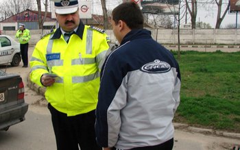 Sancţionaţi contravenţional pentru abateri de …