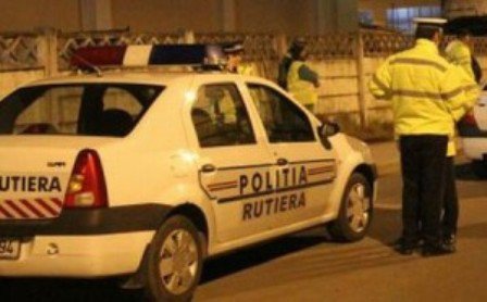 Depistați la volan în trafic, deși aveau permisul de conducere suspendat