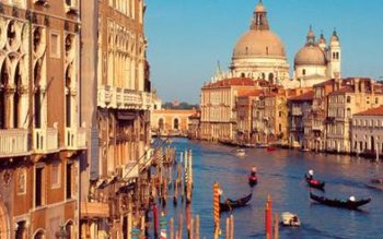 Veneţia votează separarea de Italia