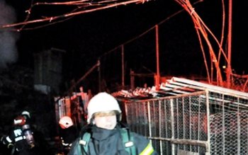 Bătrână rănită într-un incendiu produs …