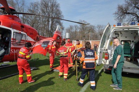 O nouă intervenţie a elicopterului SMURD la Dorohoi: Bărbat transferat la Iaşi după ce a suferit un infarct - VIDEO/FOTO