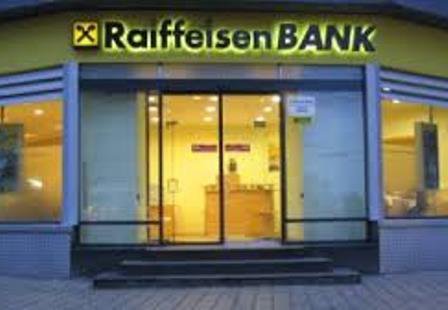 ANPC a dat în judecată Raiffeisen Bank şi cere eliminarea comisionului de administrare din contractele de credit ale instituţiei pentru că ar fi ilegale