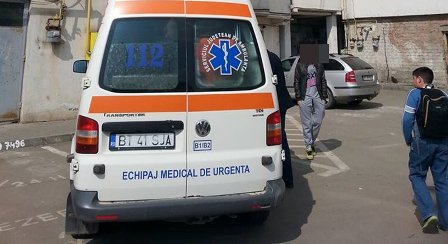 Tentativă de suicid: a încercat să se arunce de la etajul 7 pentru că nu are un loc de muncă