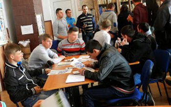 La Liceul Plopenii Mari din …