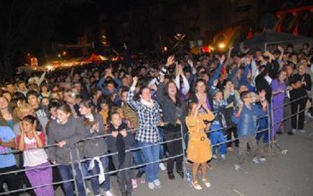 Vezi ce artişti vor cânta …