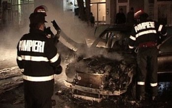 Autoturism distrus într-un incendiu izbucnit …