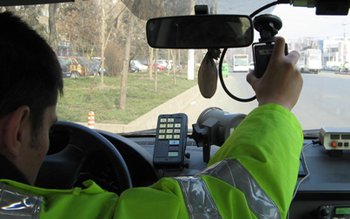 Bărbat depistat de polițiști circulând …