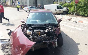 Două persoane au ajuns la …