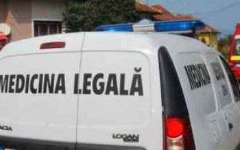 Bărbat descoperit fără suflare în …