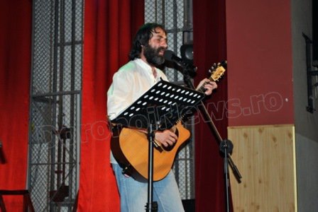 Recital de excepție a lui Adrian Beznă în prima seară a Festivalului „Nord Est Folk” Dorohoi 2014 – FOTO