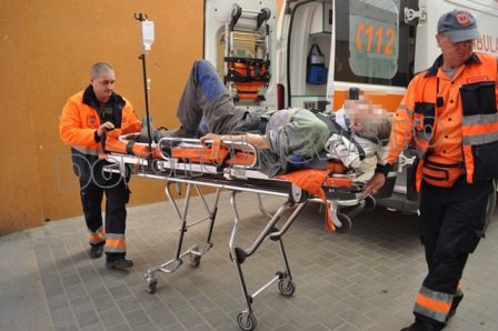 Accident de muncă la Dorohoi: Bărbat lovit la coloană după ce a căzut de pe o schelă. ITM cercetează cauzele