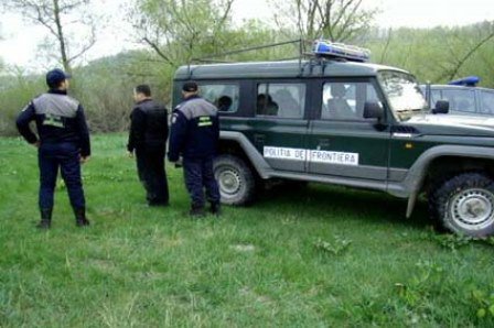 Un alt tânăr contrabandist care transporta 32.000 pachete de țigări a încercat să spargă un baraj al Poliției de Frontieră