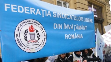 FSLI: Programele şcolare trebuie să pună accent pe partea aplicativă şi nu pe cea teoretică