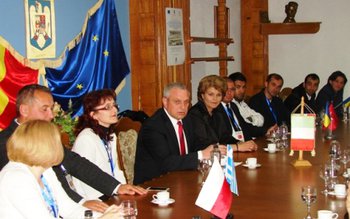 Profesori din cinci ţări i-au …