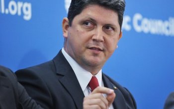 Corlăţean: Avionul în care se …