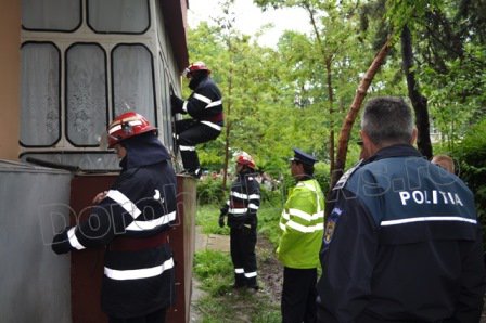 ȘOCANT: Bărbat din Dorohoi, găsit mort într-un apartament din cartierul Olinescu - FOTO