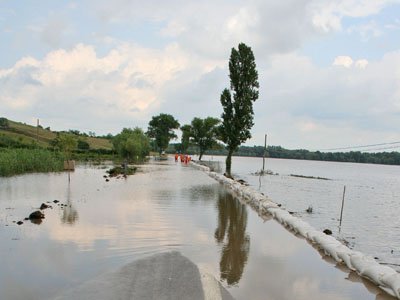 Avertizare! Prutul a crescut cu un metru într-o oră. Tendinţa este, în continuare, de creştere