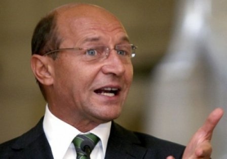 Băsescu: În viaţă trebuie să faci două lucruri - să ai copii şi să ai pământ