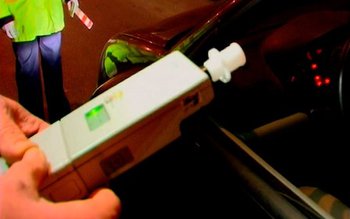 Bărbat depistat la volanul unui …