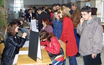 Vezi câte persoane s-au angajat …