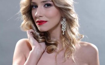 Dana Rogoz, apariţie „de basm”! …