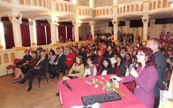 Deputatul PSD Tamara Ciofu, alături …