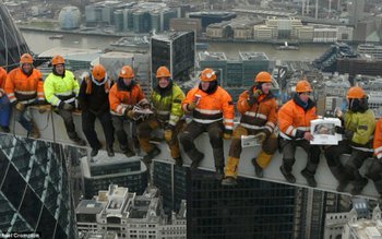 Agenţii care mediază trimiterea muncitorilor …