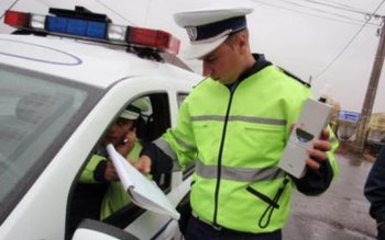 Depistaţi la volan, deşi se …