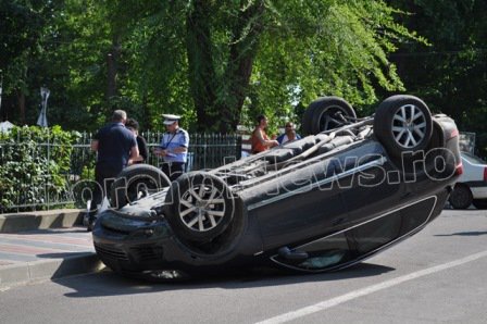 Accident spectaculos produs pe strada Vasile Alexandri din Dorohoi - FOTO