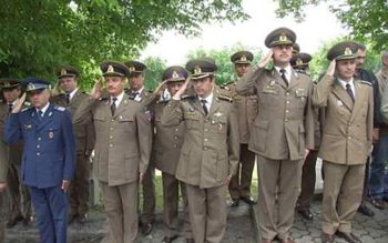 Sporurile angajaţilor din armată, servicii …