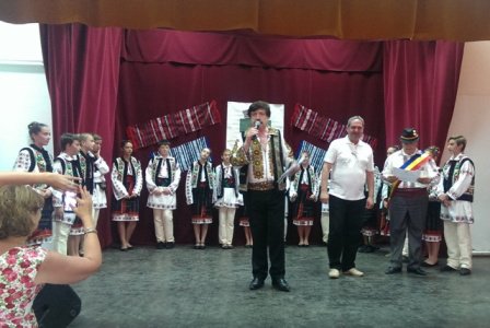 Florin Țurcanu președintele CJ, alături de trei ansambluri botoșănene la Festivalul „Cânt și Joc Dobrogean”