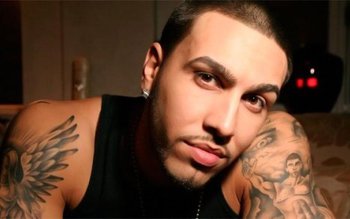 Scandal de proporţii între Alex …