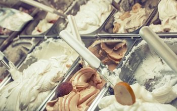 Ce salarii primesc angajaţii care …