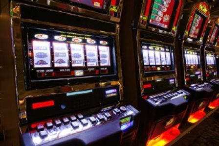 Dosar penal pentru deținerea de aparate de jocuri de noroc fără autorizație