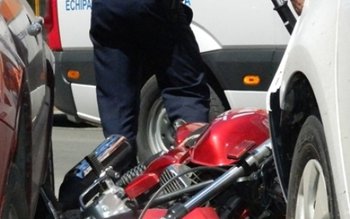 Motociclist rănit după ce s-a …