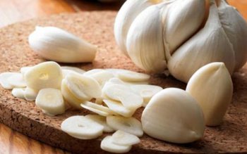 10 beneficii miraculoase ale usturoiului