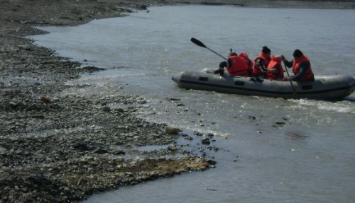 Trupul băiatului înecat în Prut, recuperat de pompierii dorohoieni și botoșăneni