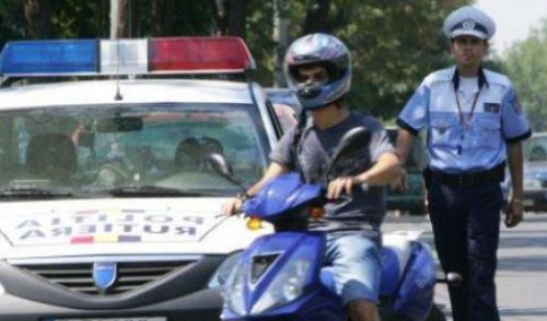 Tânăr de 19 ani depistat conducând un moped fără a poseda permis de conducere