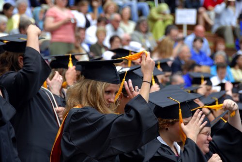 Guvernul închide patru universităţi: „Este cea mai mare curăţenie din ultimii 25 de ani”