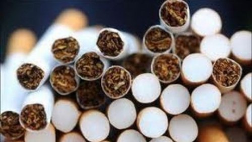 S-a ales cu amendă și marfa confiscată, după ce a fost descoperită efectuând comerț ilegal cu țigări