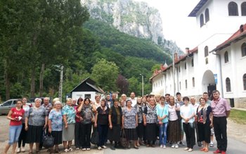 Ibăneşti: Pelerinaj la Mormântul Părintelui …