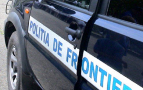 Copil de 6 ani salvat de polițiștii de frontieră dintr-un autoturism implicat într-un accident